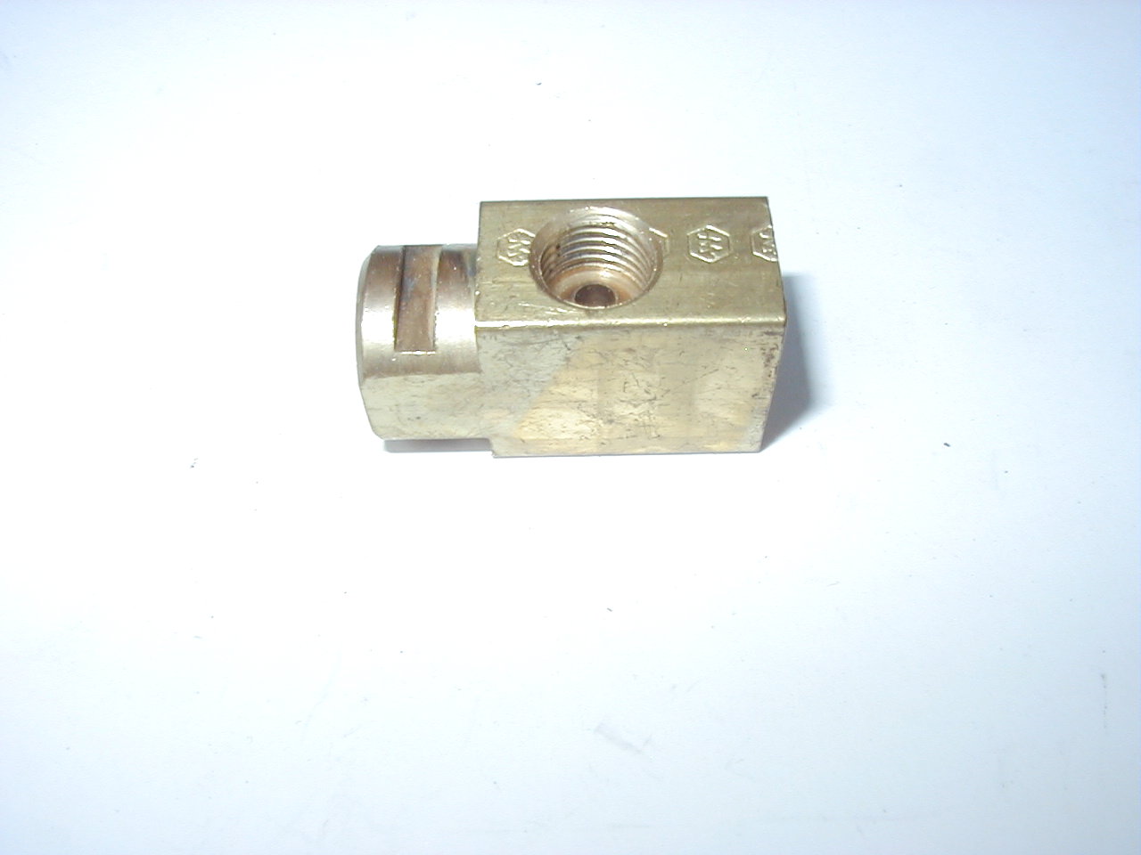 Brake Line Rear Block Connector Left Brass, 66-82